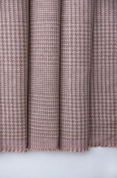 2334. Ткань лён умягченный "клетка гленчек розово - бежевый" костюмный | Ellie Fabrics